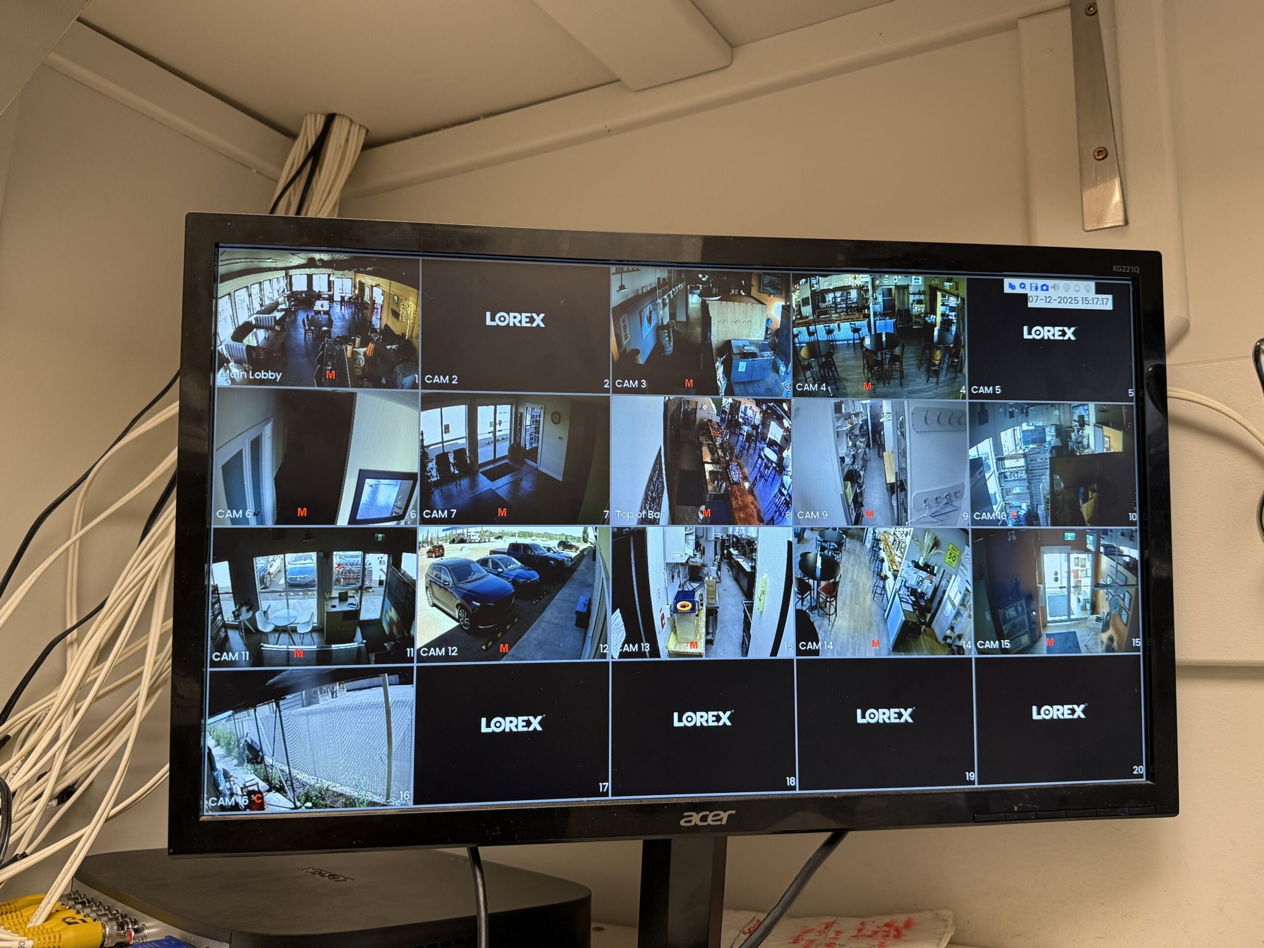 Commercial camera system showing multiple live views