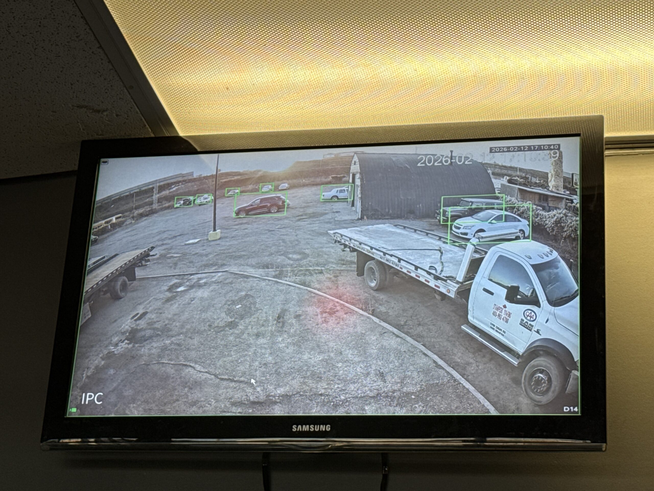 Vehicle analytics displayed on the warehouse monitor